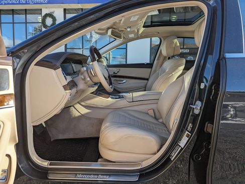 Used 2017 Mercedes-Benz S 550 4MATIC Sedan image 11