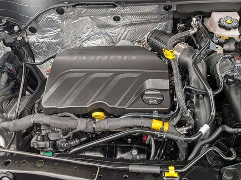 Certified 2025 Chevrolet Trax LT w/ LT Convenience Package image 33