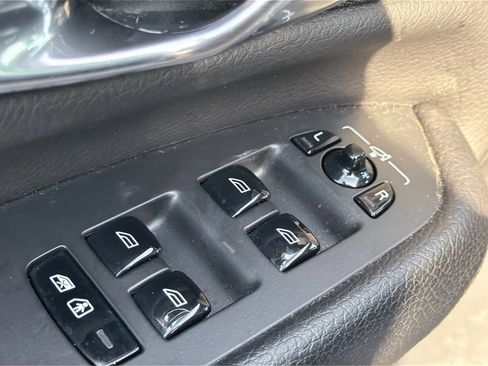 Used 2017 Volvo XC90 T6 Momentum w/ Vision Package image 31