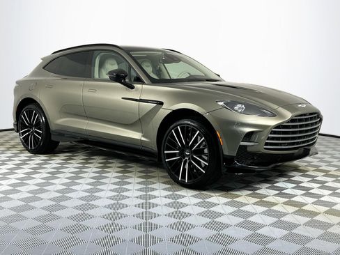 New 2025 Aston Martin DBX 707 image 3
