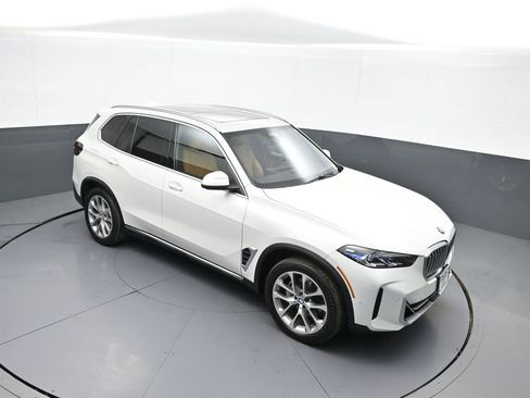 Used 2024 BMW X5 xDrive40i w/ Premium Package AWD/4WD image 39