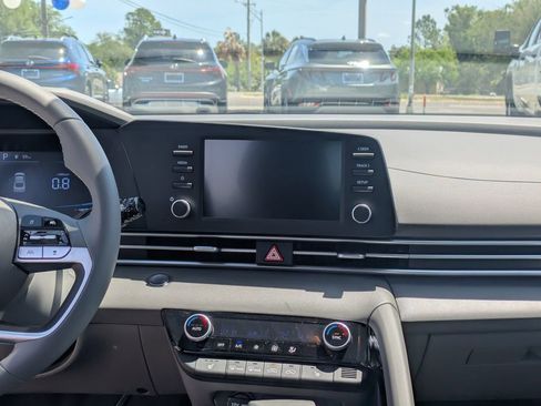 New 2026 Hyundai Elantra SEL Sport Premium FWD image 17