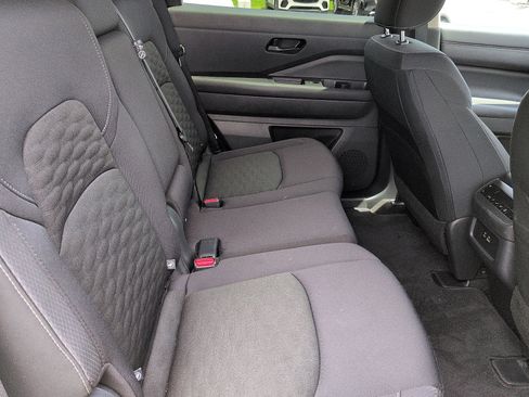 Used 2024 Nissan Pathfinder SV FWD image 8
