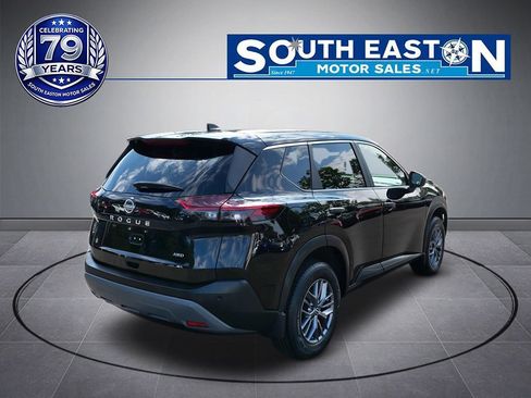 Used 2023 Nissan Rogue S AWD/4WD image 6