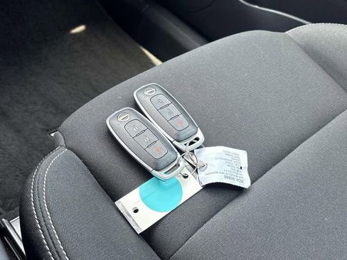 Used 2023 Nissan Rogue S image 24