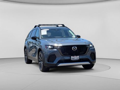 Certified 2025 MAZDA CX-70 Plug-In Hybrid w/ Premium Pkg AWD/4WD image 4