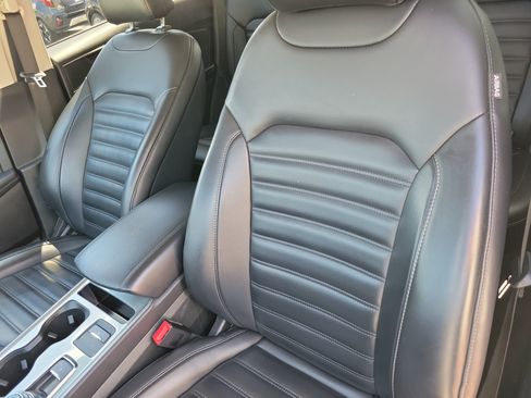 Used 2024 Ford Edge SEL AWD/4WD image 6