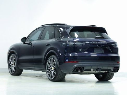 Used 2022 Porsche Cayenne Platinum Edition image 6