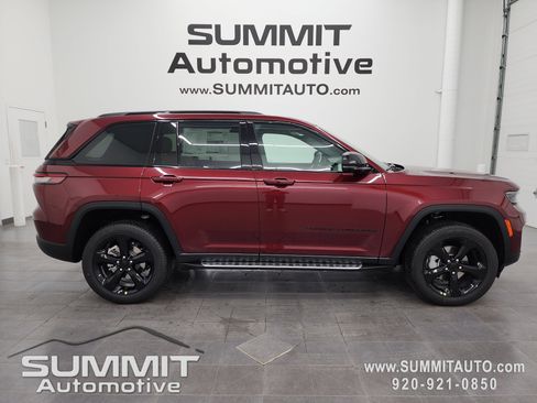 New 2025 Jeep Grand Cherokee Limited w/ Black Appearance Package image 1