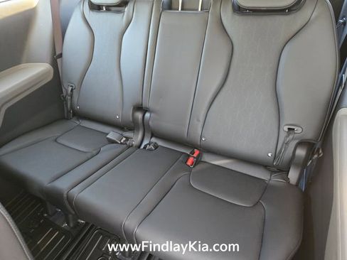 New 2026 Kia Carnival LXS FWD image 13