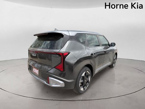 New 2027 Kia Seltos S FWD image 4
