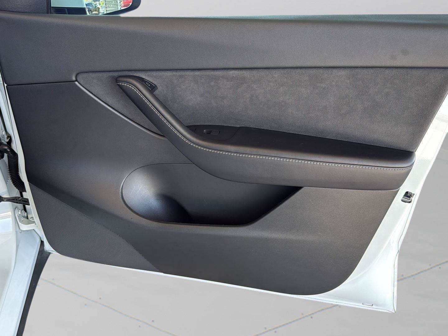 Used 2022 Tesla Model Y Performance AWD/4WD image 30
