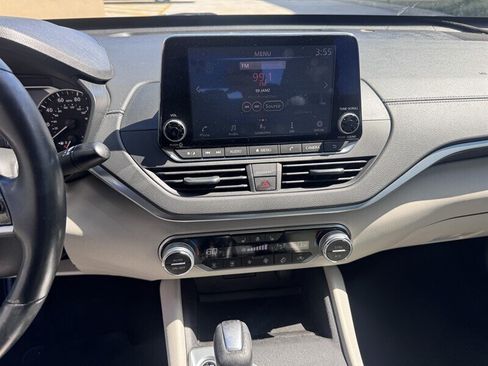 Used 2019 Nissan Altima 2.5 SV FWD image 10