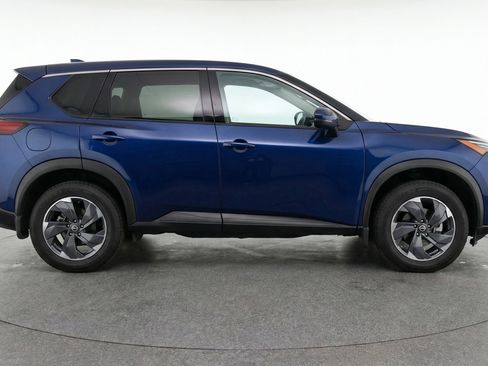 Used 2025 Nissan Rogue SV AWD/4WD image 11