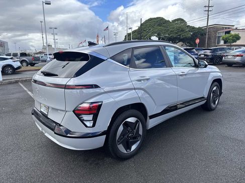 Used 2024 Hyundai Kona Limited image 3