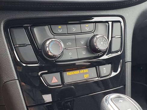 Used 2022 Buick Encore Preferred w/ Safety Package image 23