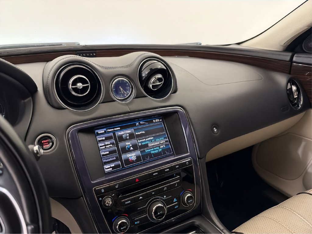 Used 2012 Jaguar XJ L RWD image 13