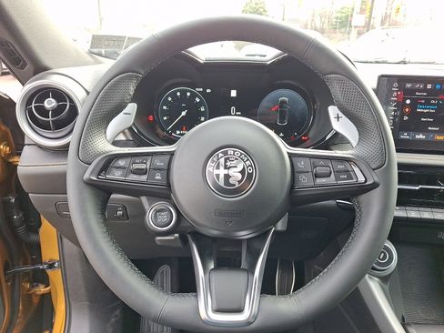 New 2026 Alfa Romeo Tonale Veloce w/ Quick Order Package 23H Volce image 17