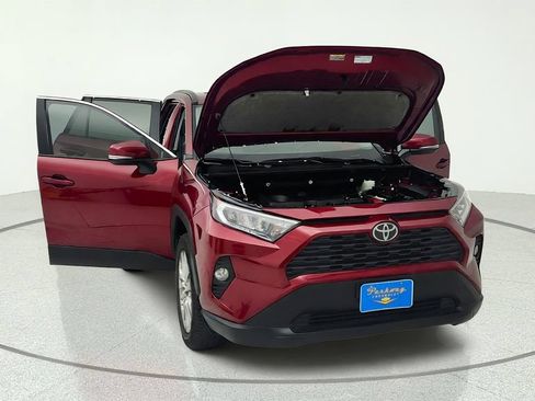 Used 2021 Toyota RAV4 XLE Premium FWD image 29