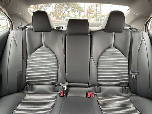 Used 2024 Toyota Camry SE image 38