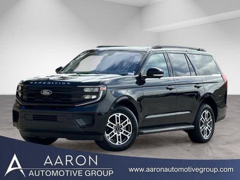 Used 2025 Ford Expedition Active AWD/4WD image 1