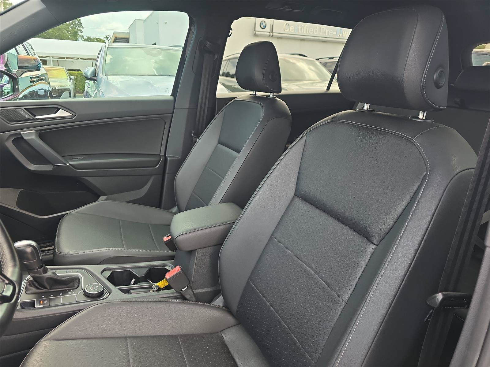 Used 2020 Volkswagen Tiguan SE R-Line AWD/4WD image 19