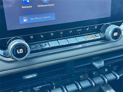 Used 2024 Chevrolet Colorado ZR2 w/ ZR2 Convenience Package III image 15