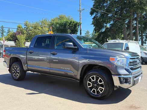 Used 2017 Toyota Tundra SR5 AWD/4WD image 3
