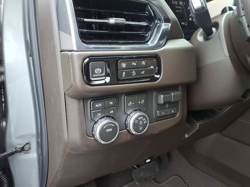 New 2026 GMC Yukon Elevation w/ Elevation Premium Package AWD/4WD image 8