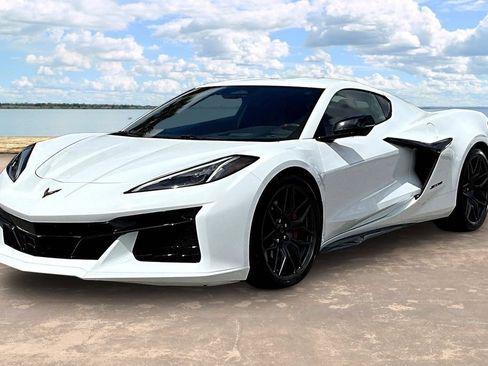 Used 2024 Chevrolet Corvette Z06 w/ Battery Protection Package RWD image 1