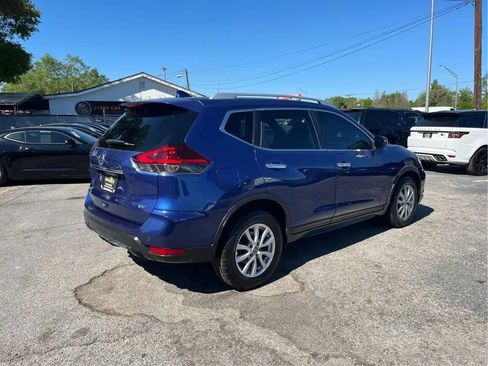 Used 2020 Nissan Rogue SV FWD image 4