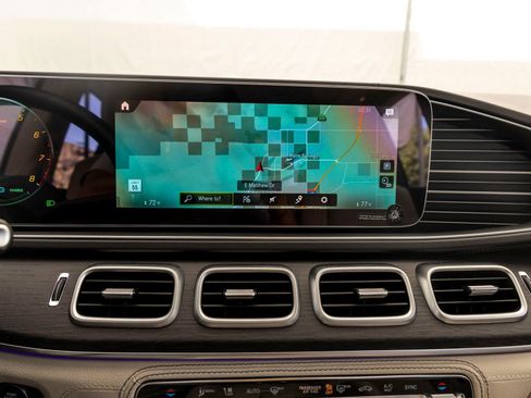 Used 2021 Mercedes-Benz GLE 580 4MATIC image 17