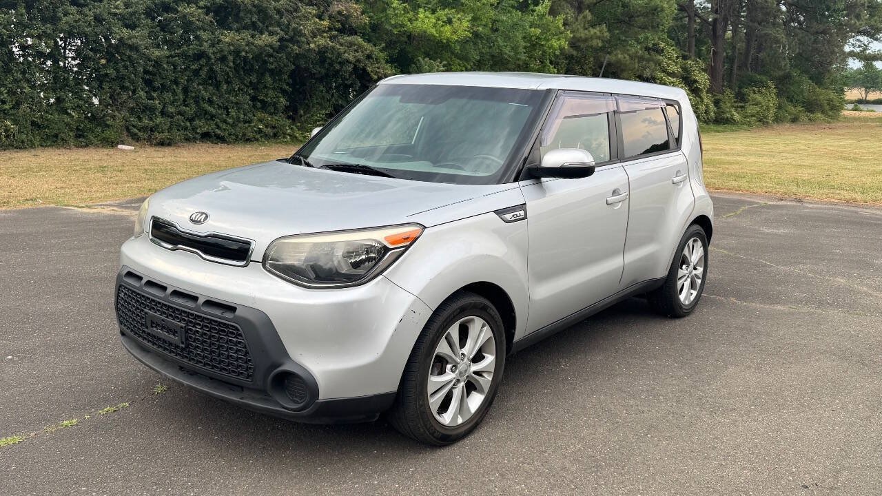Used 2014 Kia Soul + w/ Audio Package FWD image 4