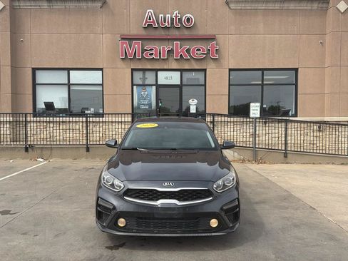 Used 2020 Kia Forte LXS FWD image 2