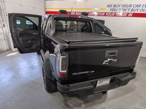 Used 2018 Chevrolet Colorado ZR2 w/ ZR2 Midnight Special Edition image 13