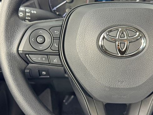 Used 2025 Toyota Corolla LE image 19