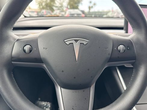 Used 2021 Tesla Model Y Long Range AWD/4WD image 25