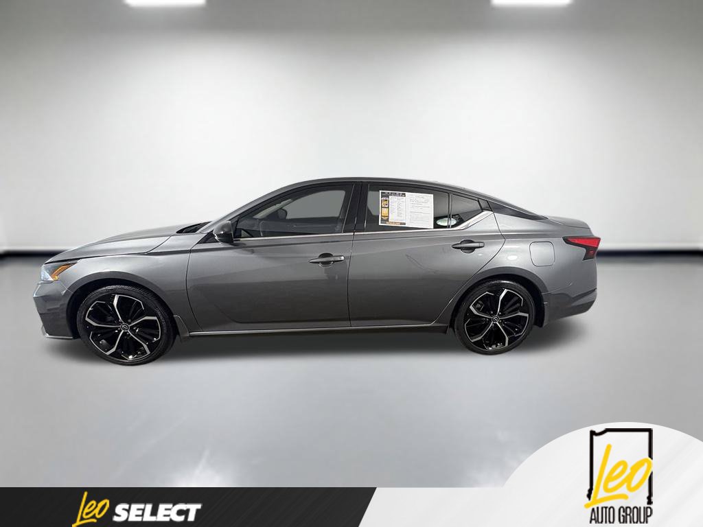 Used 2024 Nissan Altima 2.5 SR w/ SR Premium Package FWD image 2