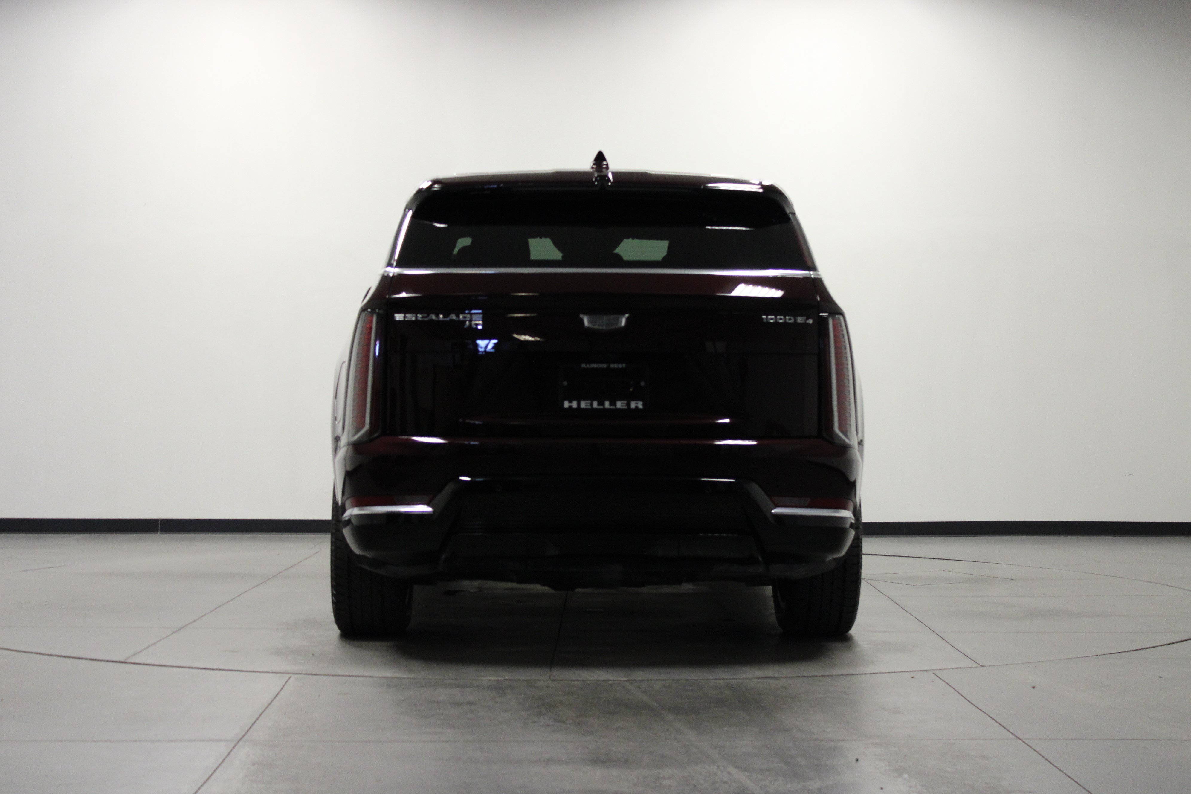 Used 2025 Cadillac Escalade IQ Luxury 2 w/ LPO, Premium Carpet Package AWD/4WD image 5