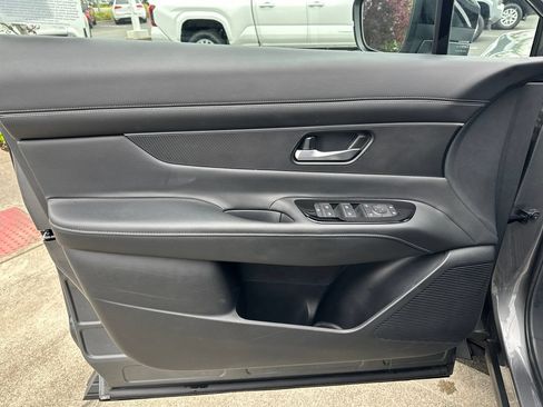 Used 2025 Nissan Murano SV AWD/4WD image 12