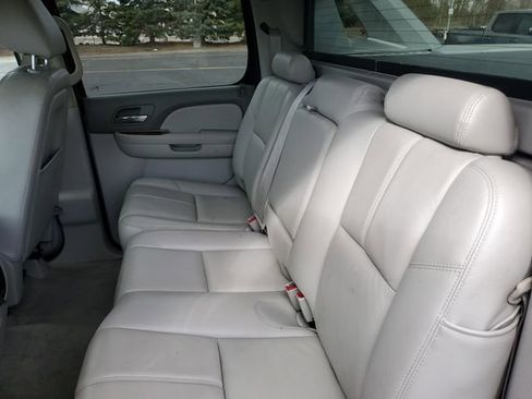 Used 2013 Chevrolet Avalanche LT image 21