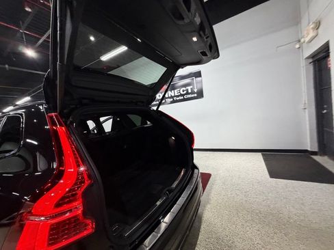 Used 2020 Volvo XC60 T5 R-Design w/ Protection Package Premier FWD image 55