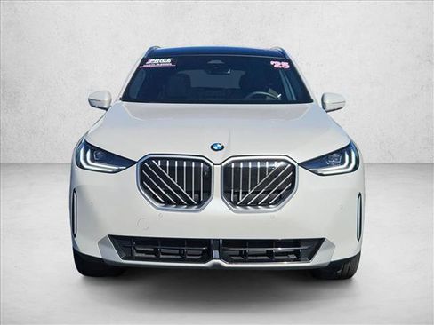 Used 2025 BMW X3 xDrive30i image 2