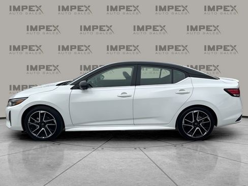 Used 2025 Nissan Sentra SR w/ SR Premium Package image 2