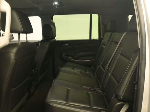 Used 2017 GMC Yukon XL SLT w/ Open Road Package image 11