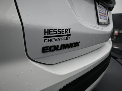 Used 2023 Chevrolet Equinox RS FWD image 33