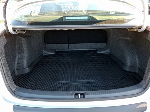 Certified 2025 Toyota Corolla LE image 28