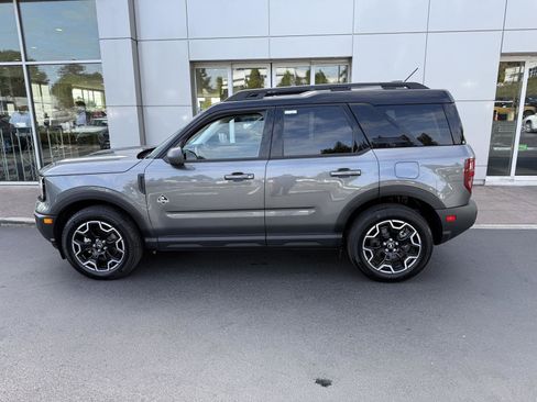 Used 2025 Ford Bronco Sport Outer Banks AWD/4WD image 2