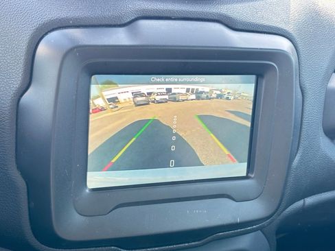 Used 2019 Jeep Renegade Sport w/ UConnect 7.0 Group image 11