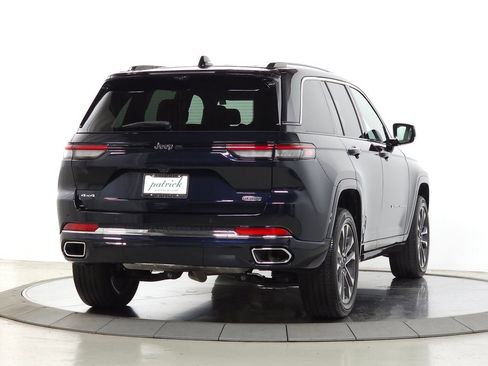 Used 2023 Jeep Grand Cherokee Overland w/ Luxury Tech Group IV AWD/4WD image 7